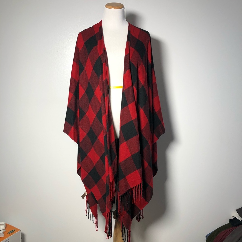 Buffalo plaid shawl / poncho